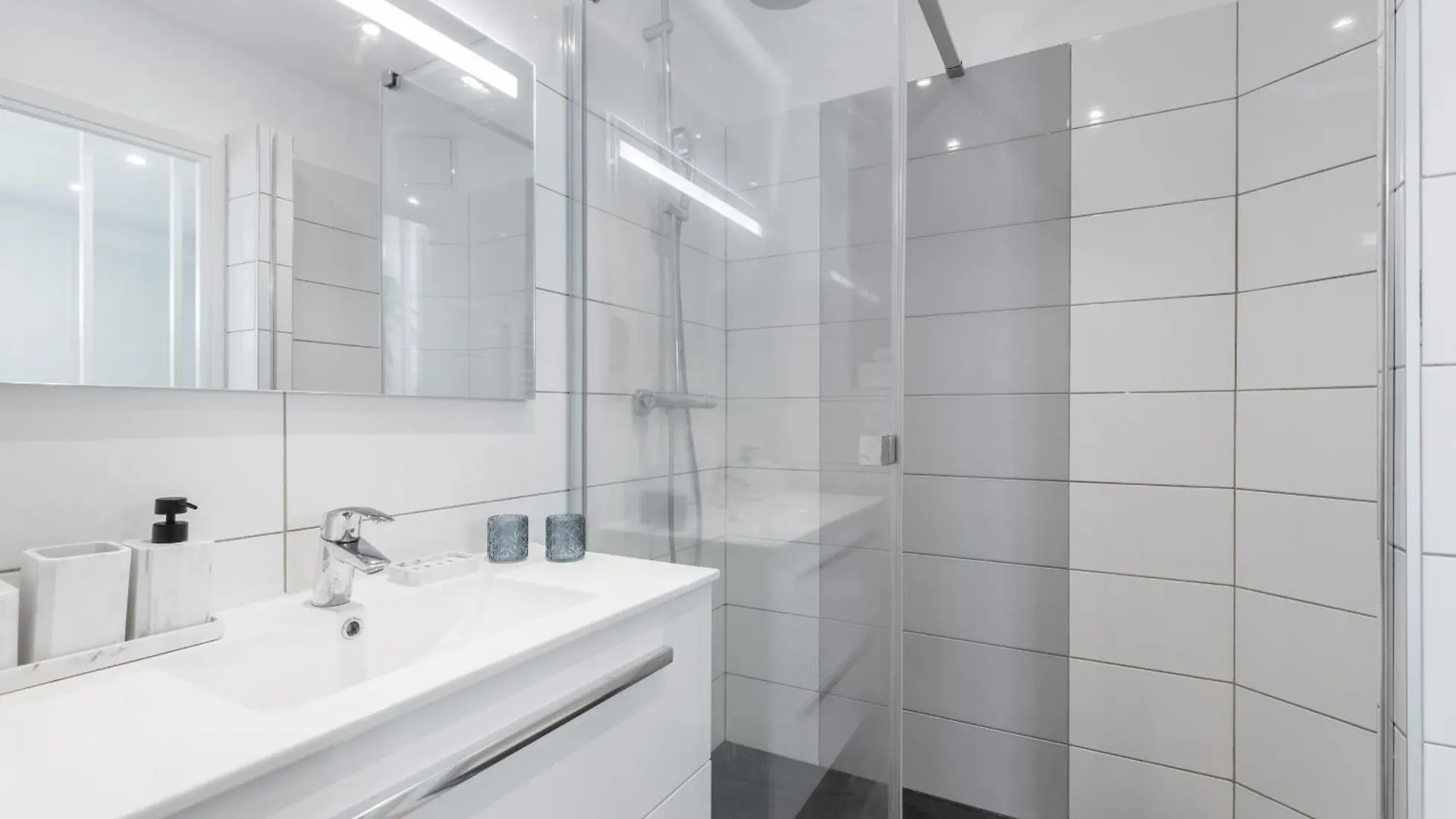 ניס Lovely Apartment City Center Heart - Ac 0*,